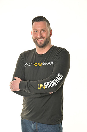Realty One-0060