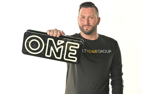 Realty One-0097