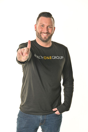 Realty One-0099