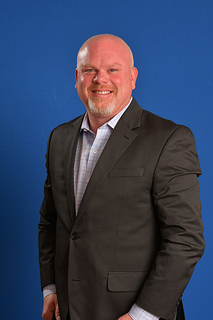 MB Biz Head-25